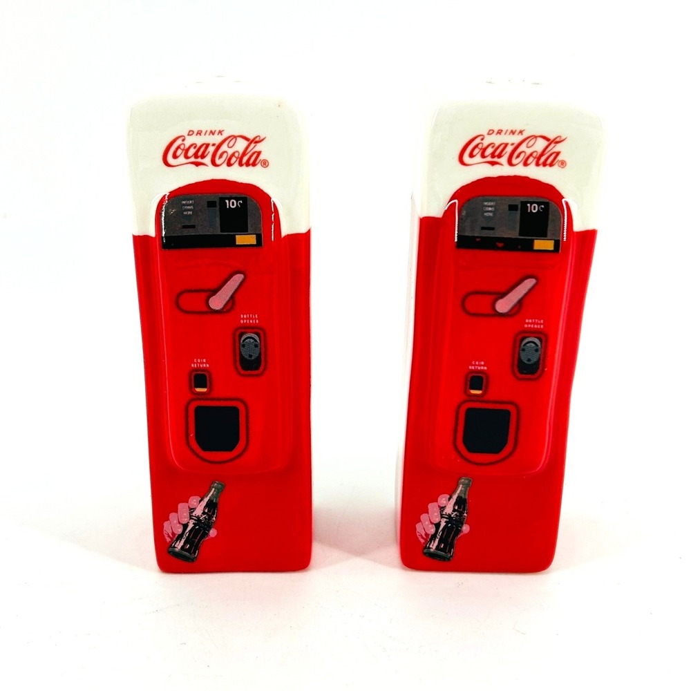 Coca-Cola Ceramic Vending Machine Salt & Pepper Shakers Red White Retro S&P Set